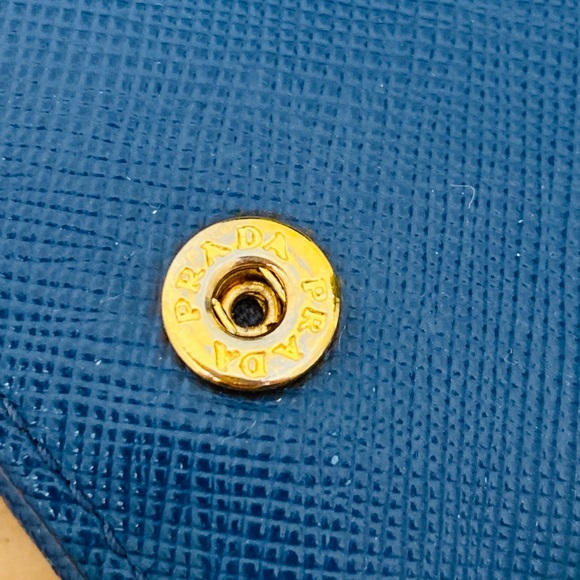 Authentic Prada Saffiano leather flap wallet - Picture 10 of 10